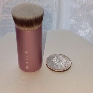 Mally mini travel 2.5 inch flat top foundation brush NEW